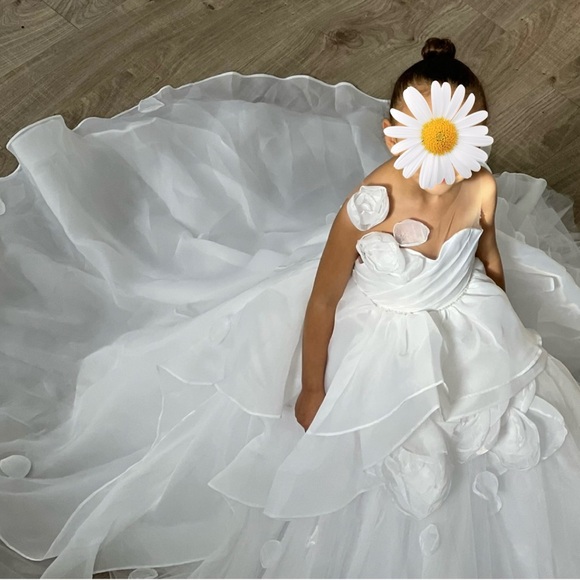 Miele ModaAmaryllis Luxury CoutureFlower Girl DressWhiteSize 5-6 30